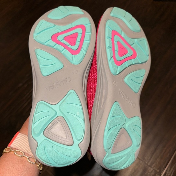 👟NWT! Vionic Hydra Orthotic Slip On Sneakers - Picture 8 of 10